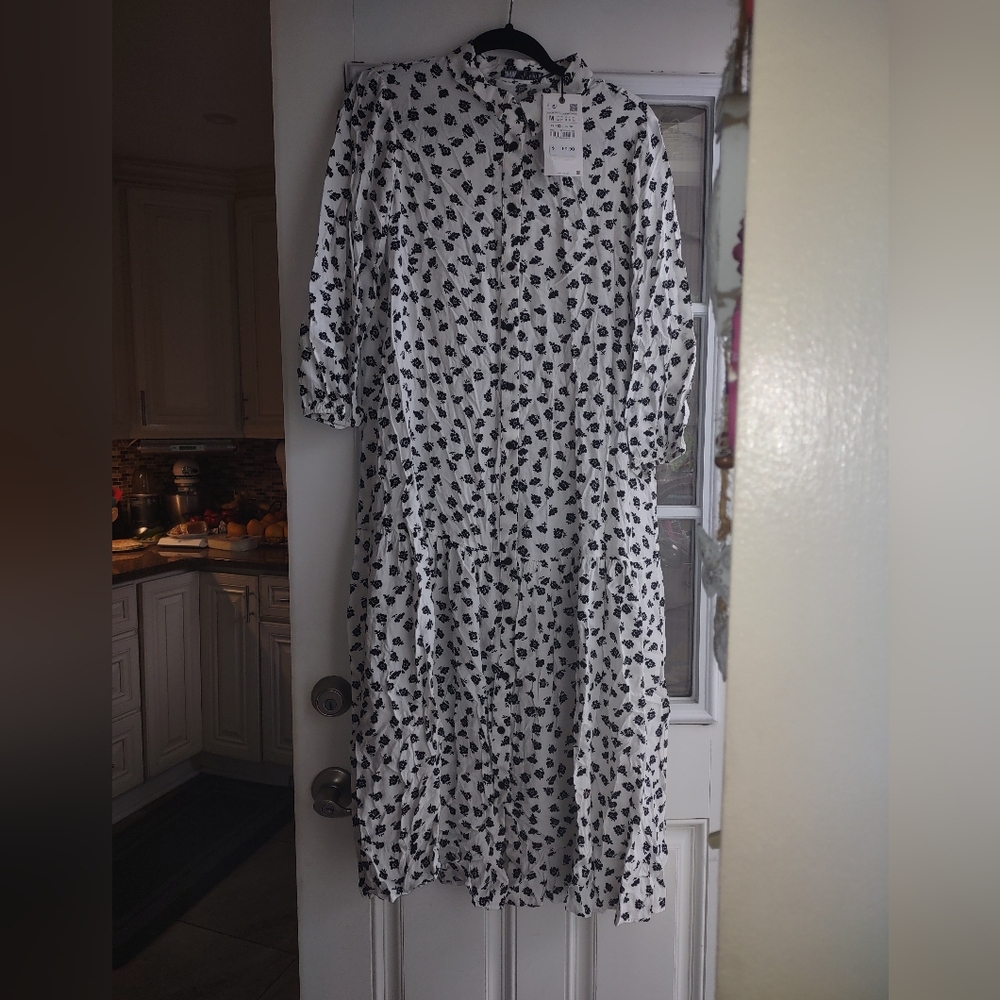 NWT Zara Amelia White Floral Long Sleeved Maxi Dress Size Medium Cottagecore